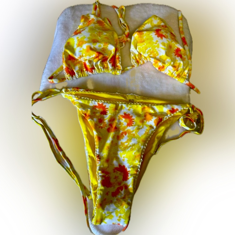 NWOT 2 piece yellow floral bikini
